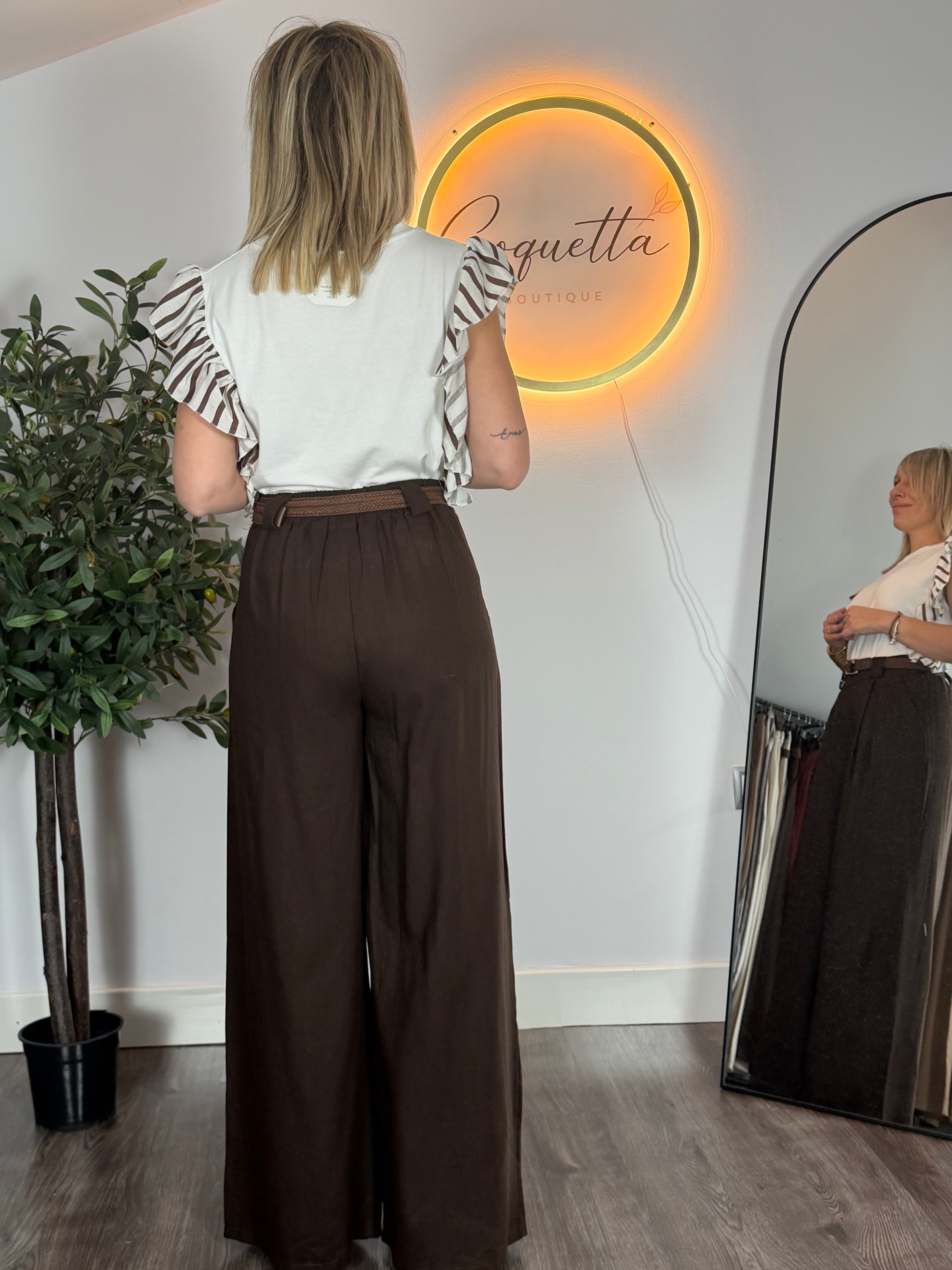 Pantalón fluido con cinturón
