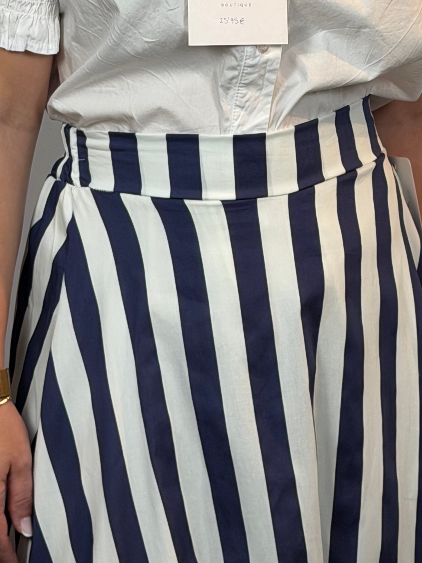 Falda Midi Rayas Azul Marino y Blanco