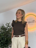 Top con volantes en cuello y mangas