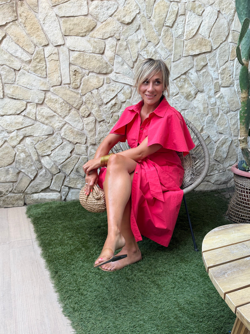 Vestido camisero coral con manga volante